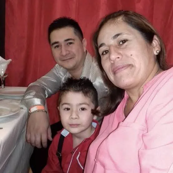 ian cabrera y familia