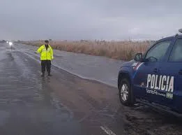 policias inundaciones