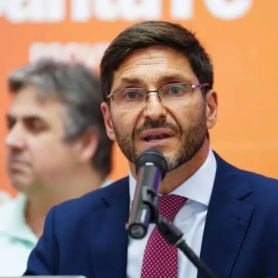 pullaro cerca lentes