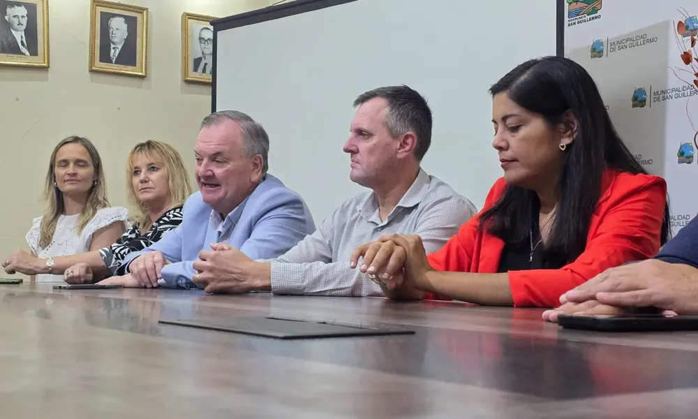 multimedia.grande.b35dae8981bc2881.Z3JhbmRlLndlYnA=