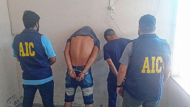 aic-detenidos-robo-avenida-freyre-barrio-roma-kiosco-pistolajpg
