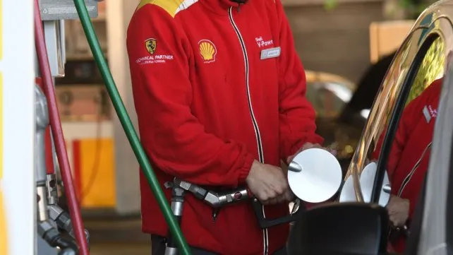 carga-nafta-estaciones-servicio-combustible-telamjpg