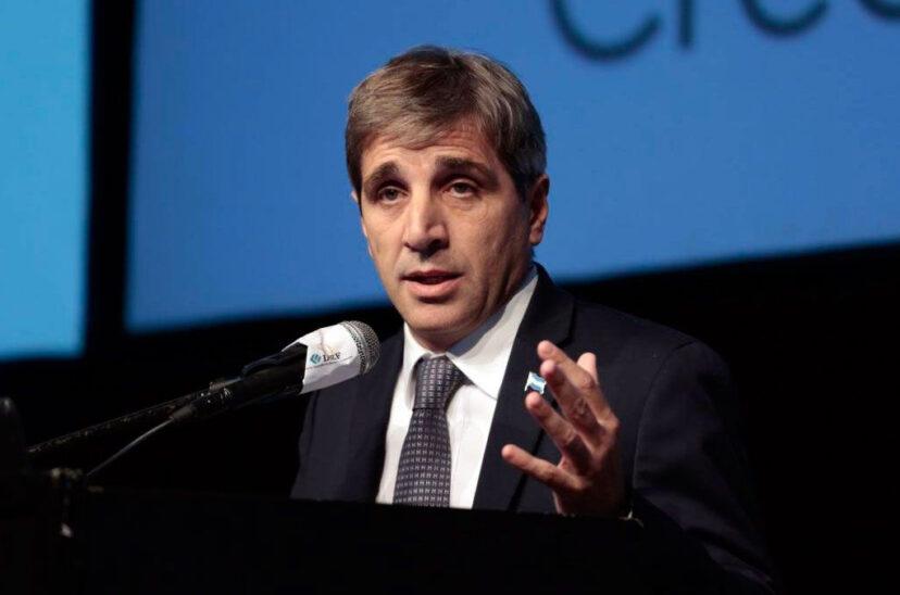 luis-caputo-2-828x548