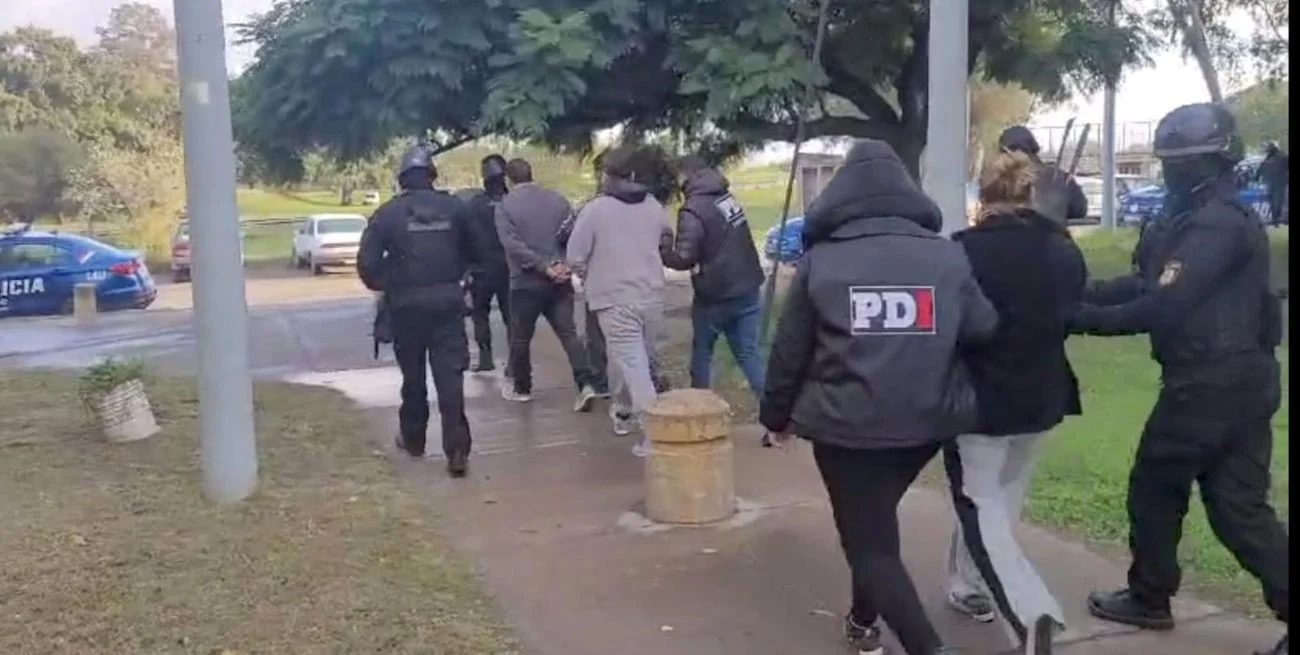 HkyAmumgV_1300x655__1