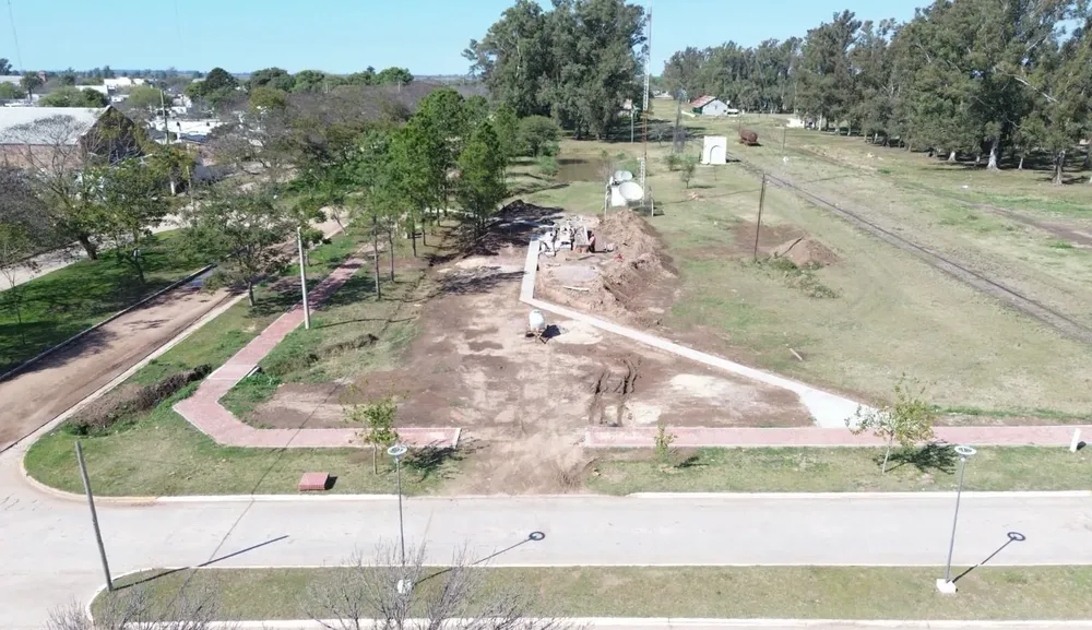 multimedia.grande.b22a3f40715048dd.Z3JhbmRlLndlYnA=