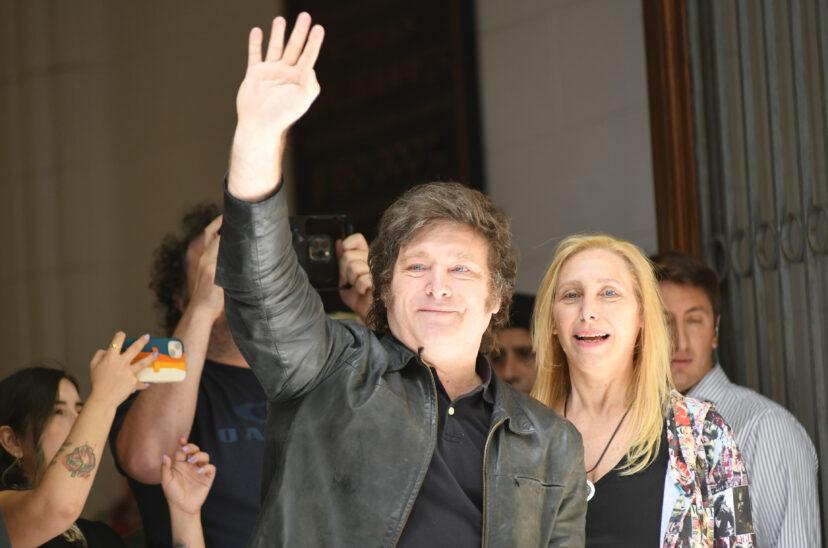 Javier-Milei-Karina-828x548