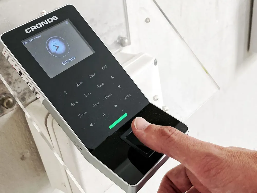 lector-de-huella-digitial-1536x1152