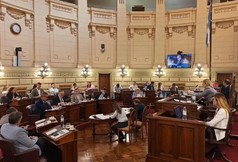 26135-senado-santafe