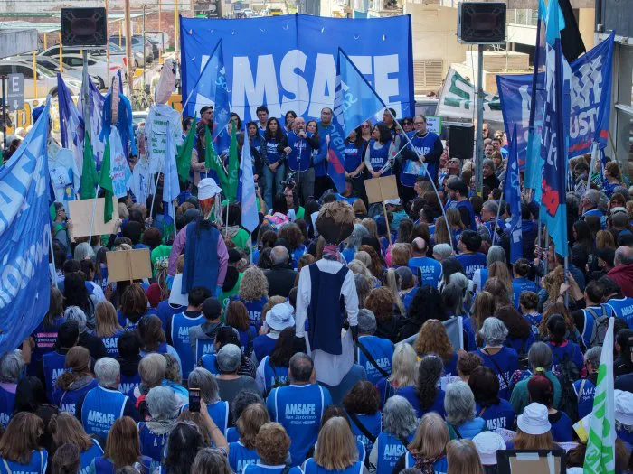 27408-amsafe-protesta6