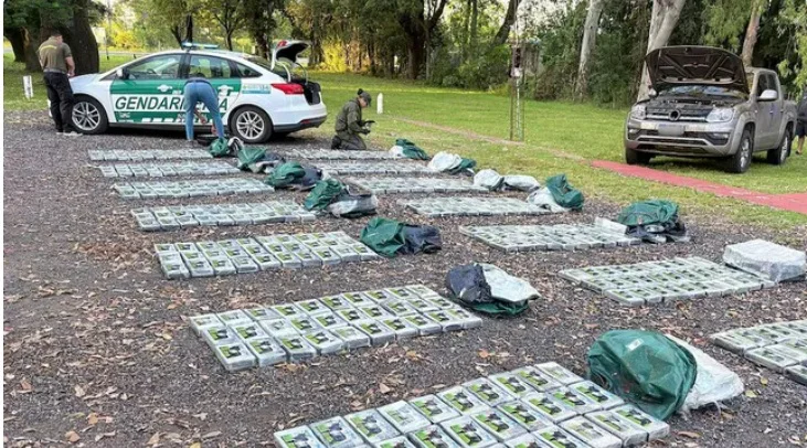 media tonelada de droga