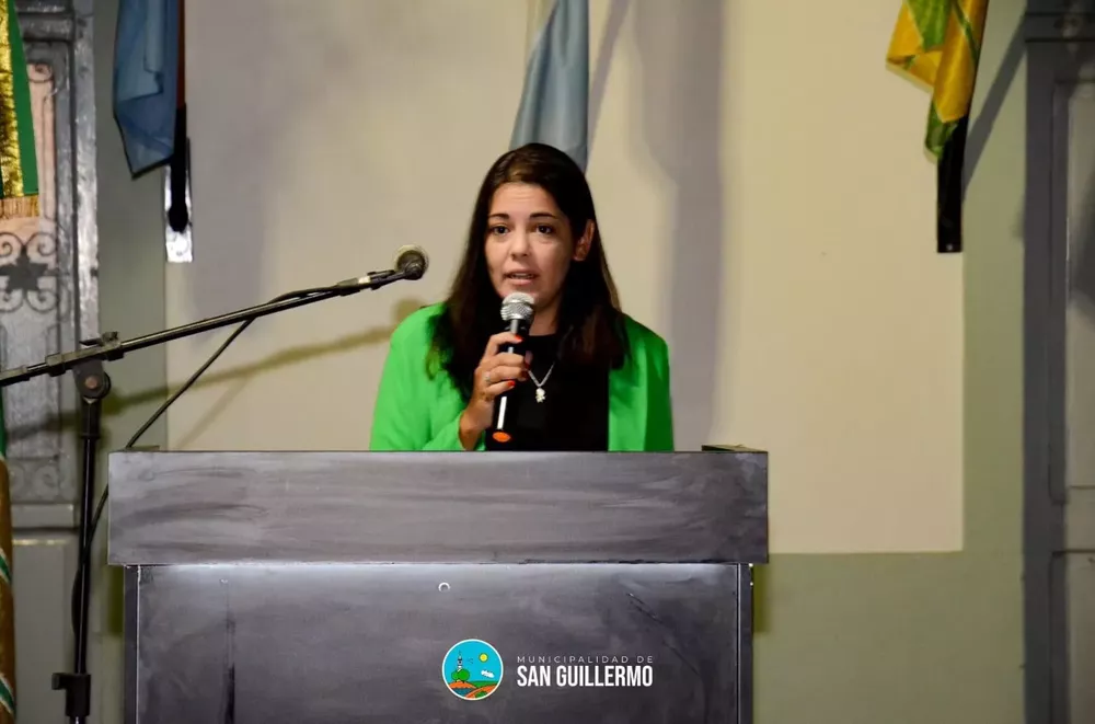 multimedia.normal.b5093a47b2993617.726f6d696e61206c6f70657a5f6e6f726d616c2e77656270