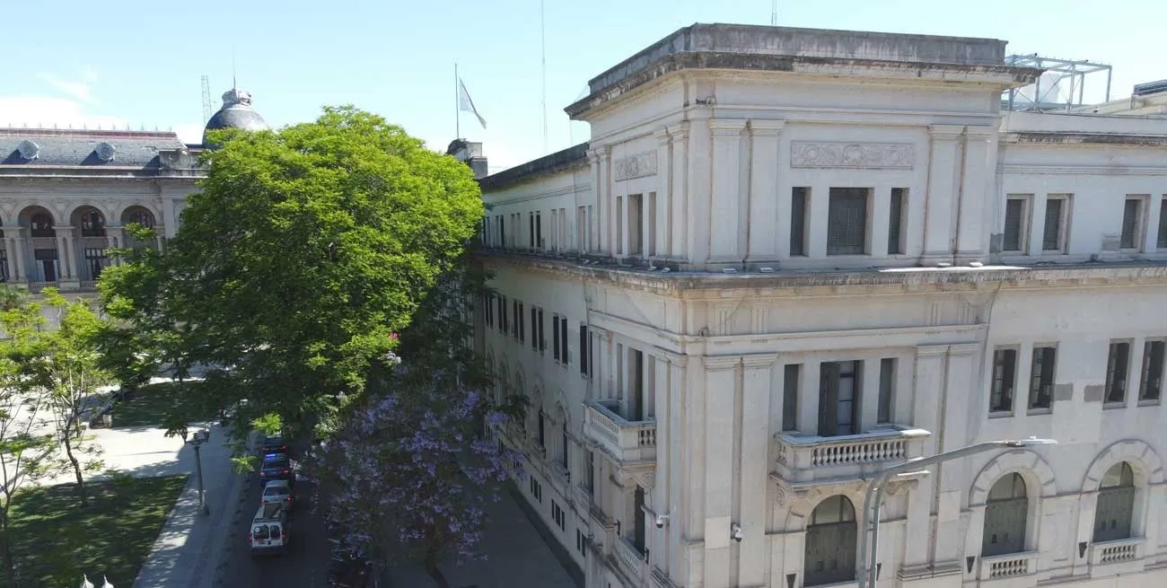 fKqQMdTF8_1300x655__1