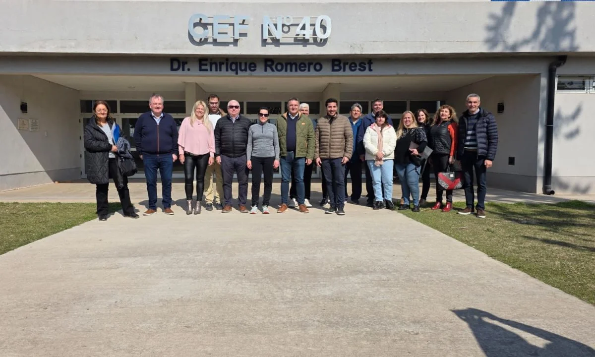 cef pileta anuncio