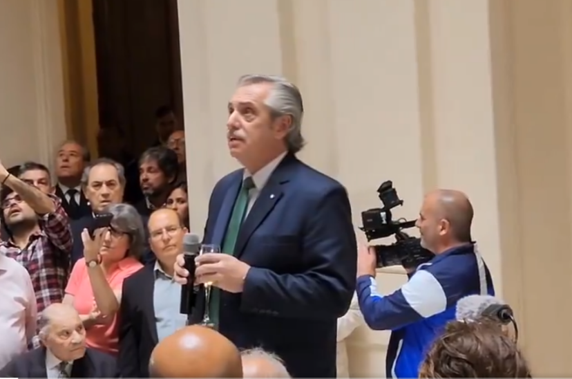 alberto-fernandez-despedida1-828x548