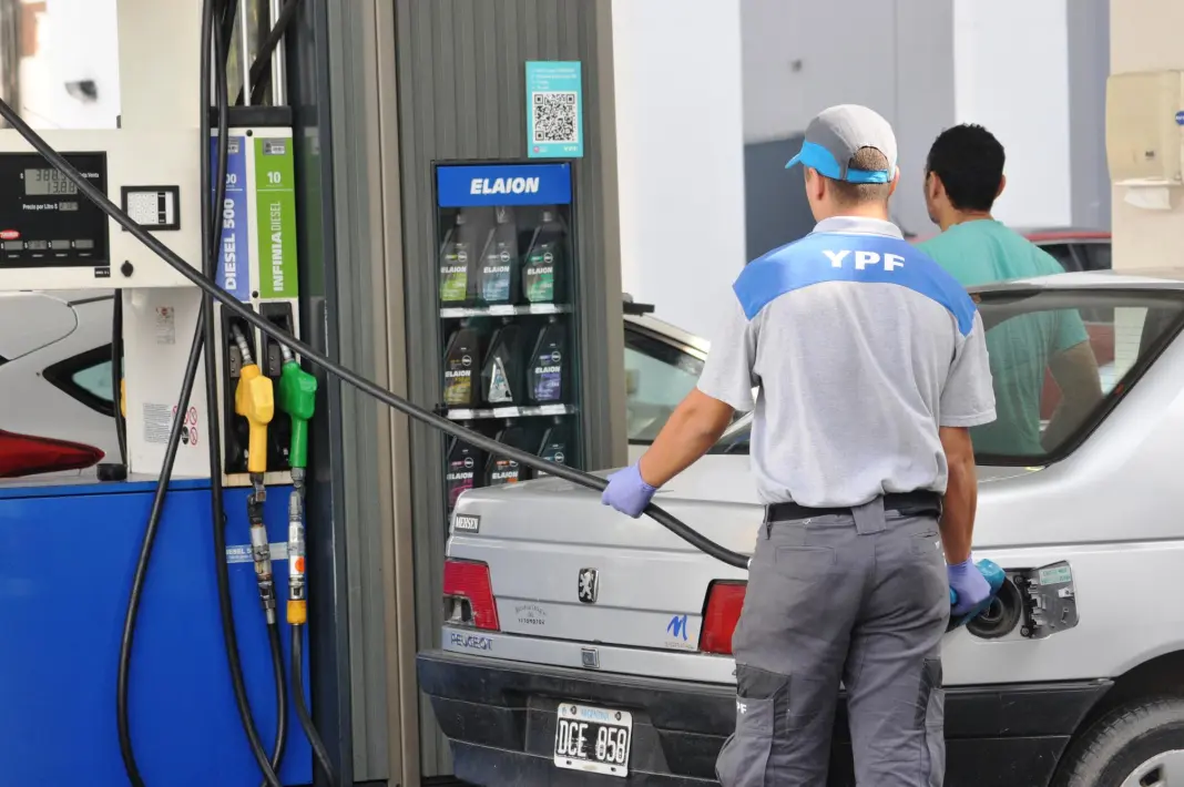 Estación-de-Servicio-Nafta-Combustible-El-Litoral