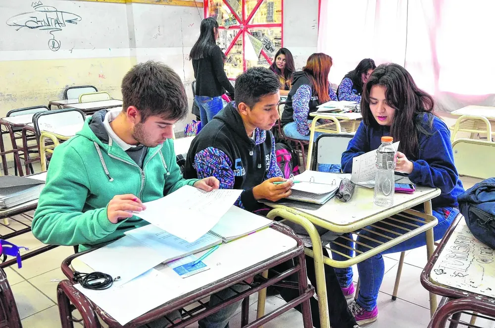 25931-alumnos-secundario