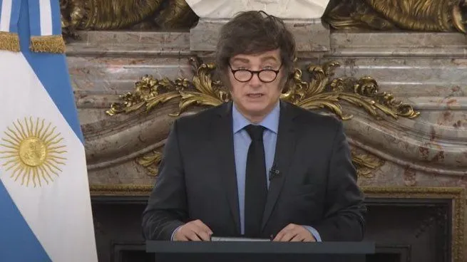 milei-cadena-presupuesto-captura