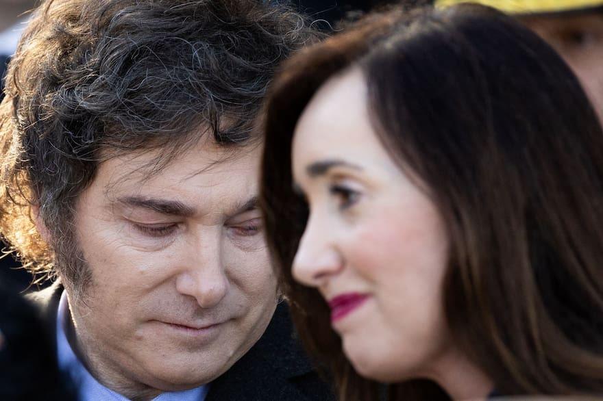 javier-milei-y-victoria-villarru