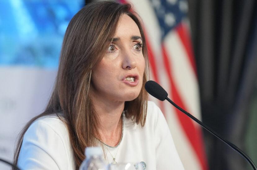 Victoria-Villarruel-828x548