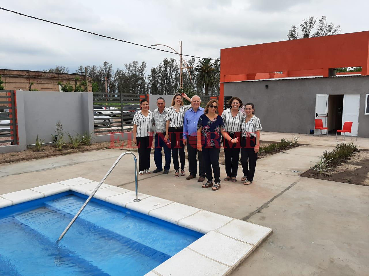 visita-gdor-Monigotes-pileta