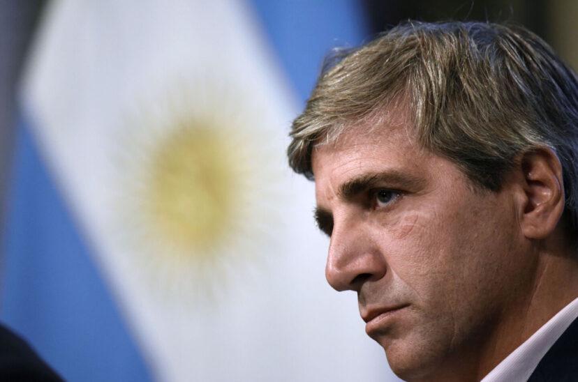 luis-caputo-3-828x548