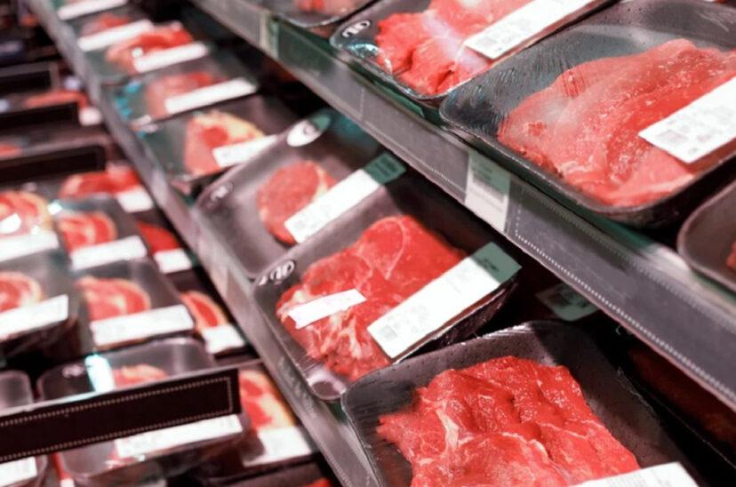 gondola-carne-alimentos-828x548