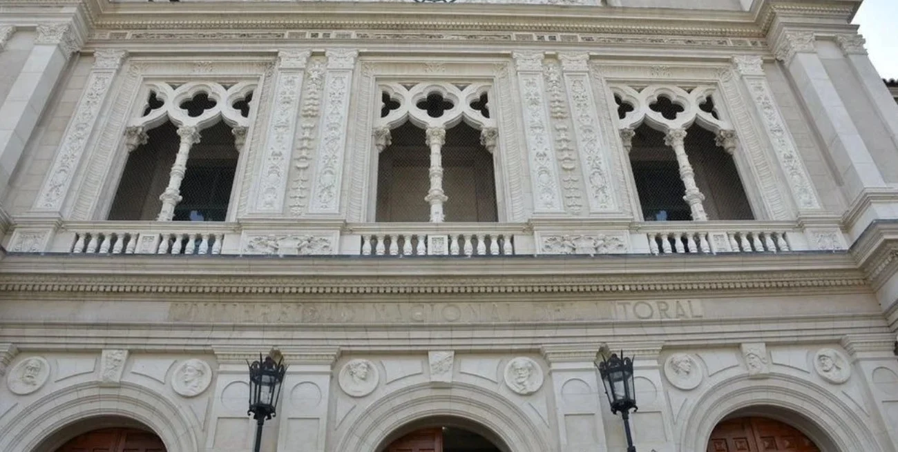 Ar_Ii0L4C_1300x655__1