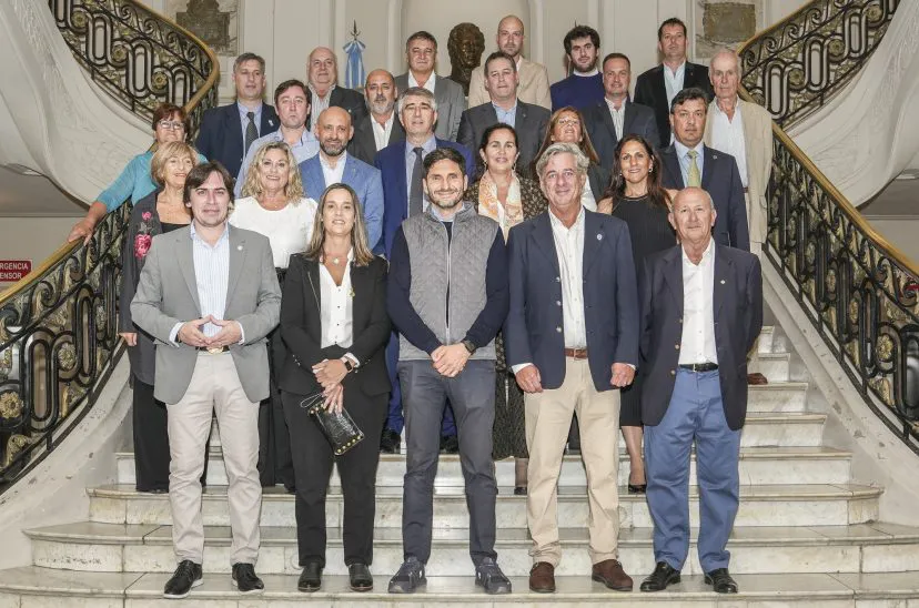 01_Mesa_Enlace_Pullaro-828x548