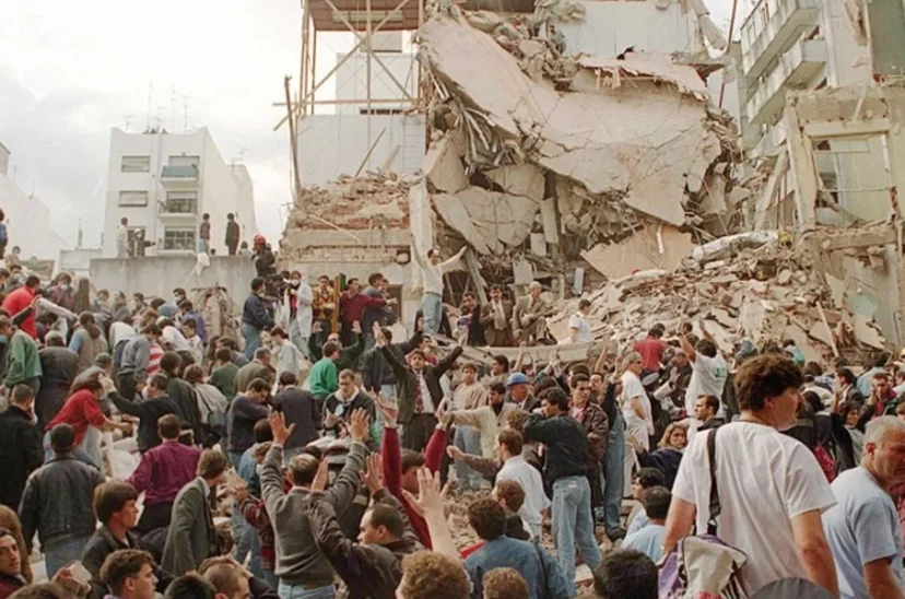 el-atentado-a-la-amia___-dEknhiP__2000x1500__1-828x548