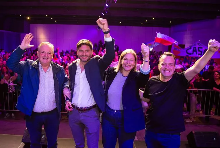 26452-michlig-festejo