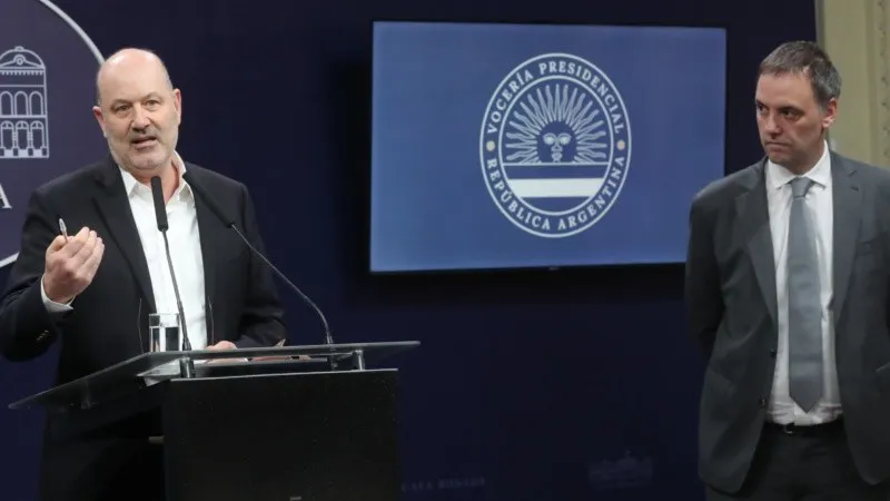 sturzenegger_y_adorni.jpg_1756841869