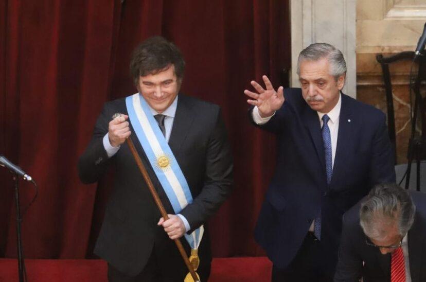 Milei-Alberto-Fernandez-828x548