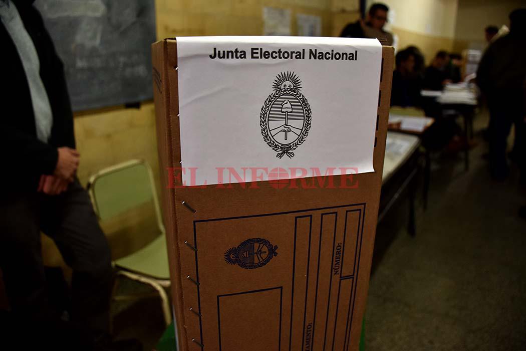 ELECCIONES-PASO-2019-VOTO-PADRON-ESCUELAS-1