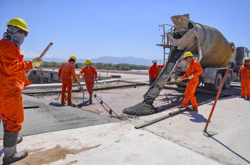 Puestos-de-trabajo-construccion-828x548