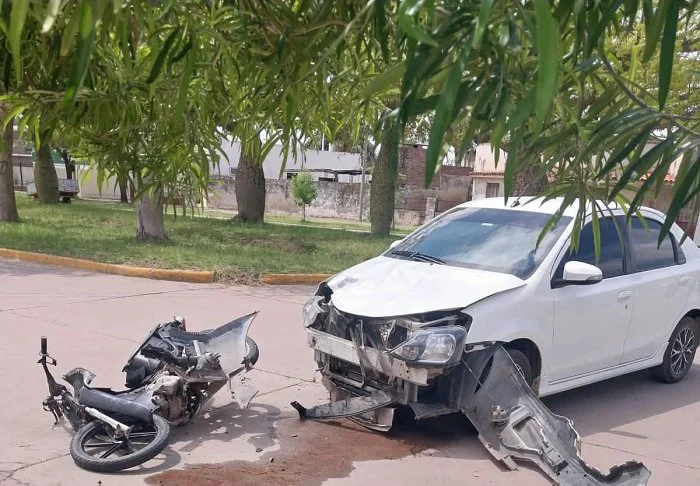 accidente-ceres moto auto