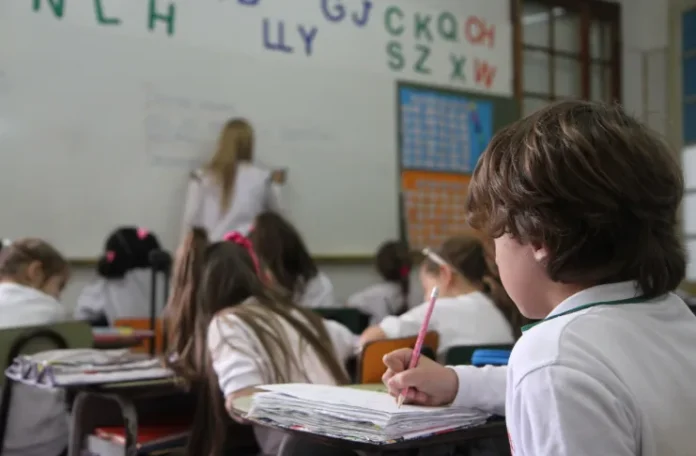 SM-escuelas-region-070922-696x456-1