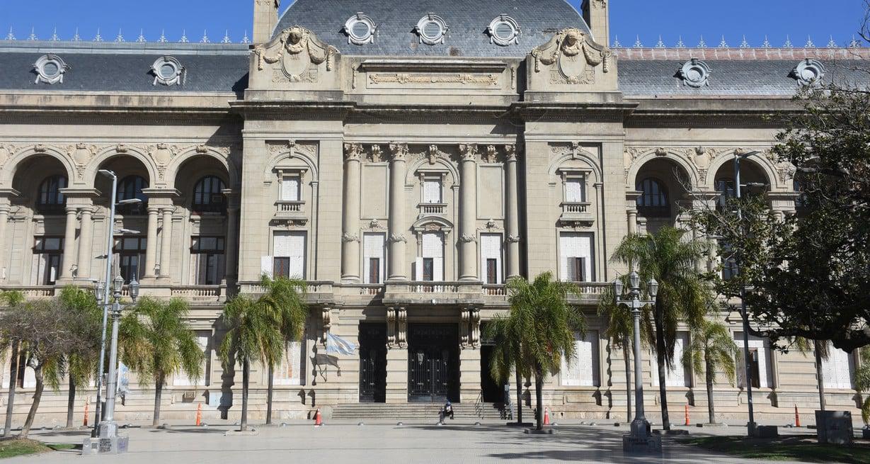 h2t1WbbnL_1300x655__2