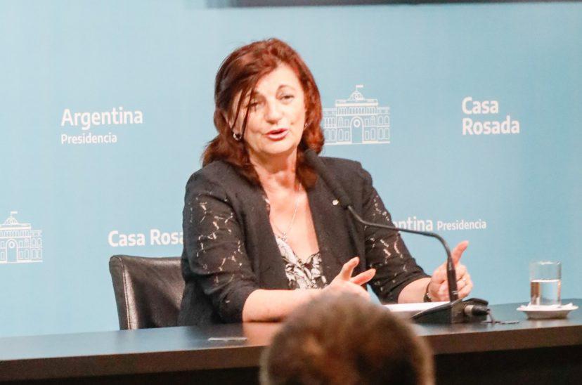 Kelly-Olmos-2-828x548