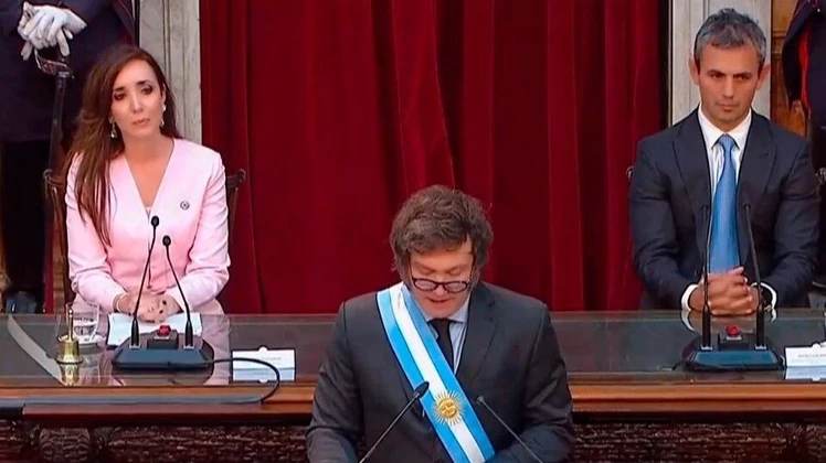 aumento diputados y senadores