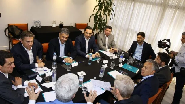 reunion-gobernador-juntospor-el-cambiojpg