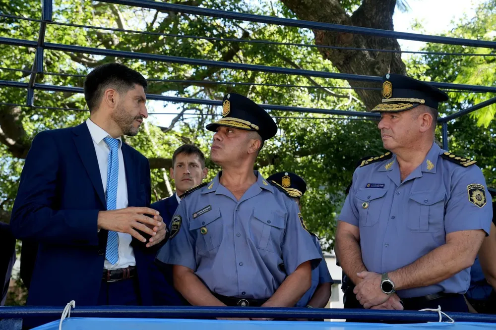 pullaro con policias
