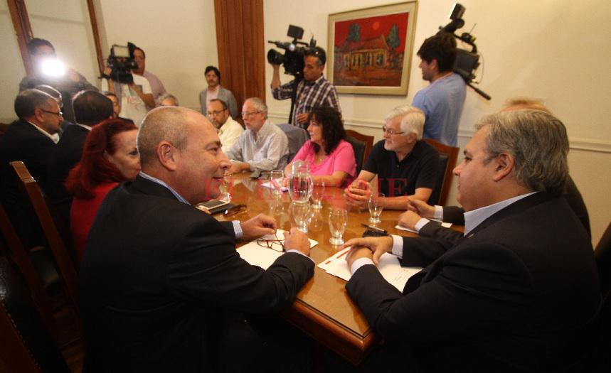 Molina-Hoffmann-Farías-Saglione-Paritarias