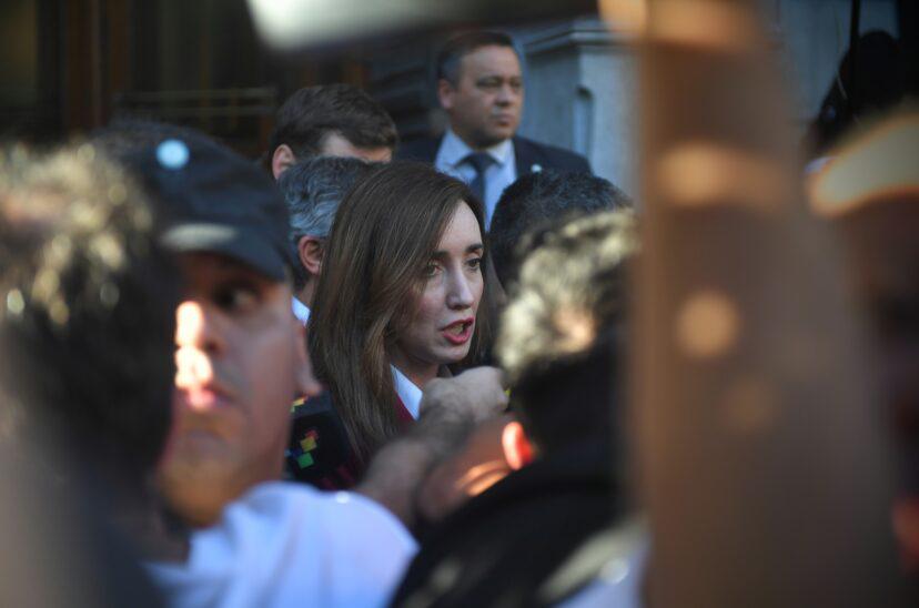 Victoria-Villarruel-9-828x548