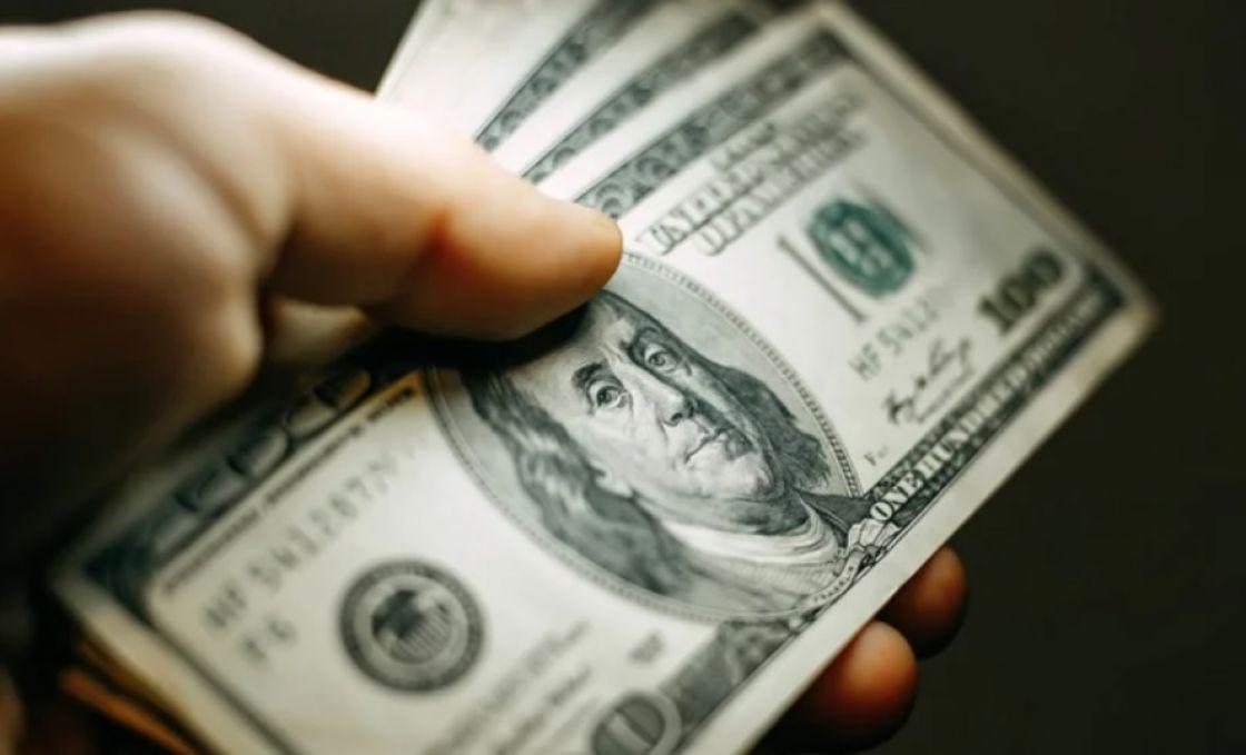 dolares